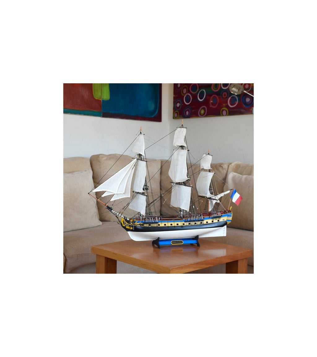 Gift Pack with Ship Model, Figurines and Paints: Hermione La Fayette