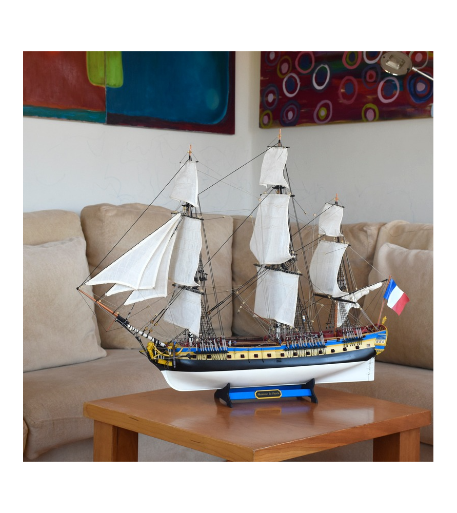 Gift Pack with Ship Model, Figurines and Paints: Hermione La Fayette